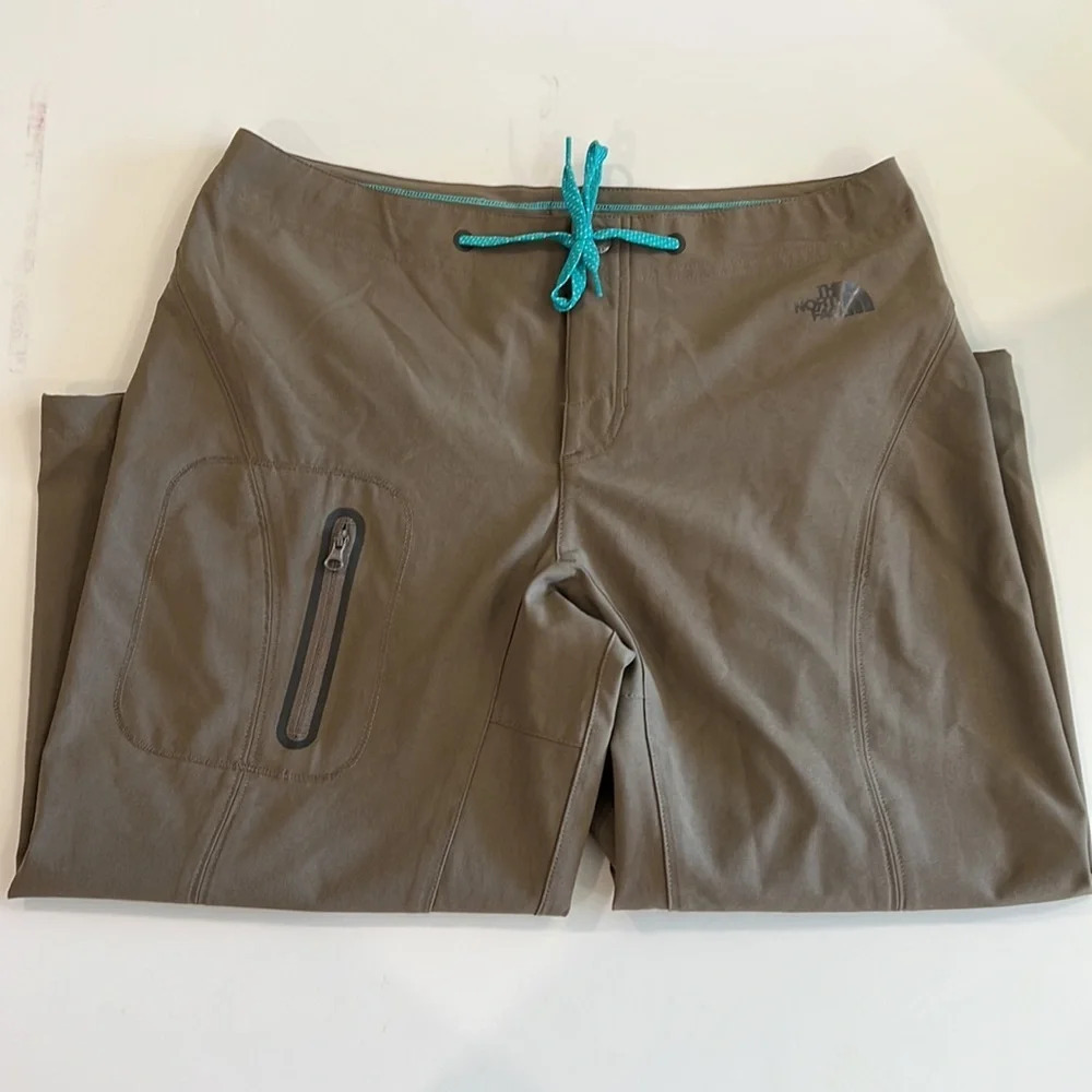 The North Face - size 6, brown capris - Picture 5 of 9